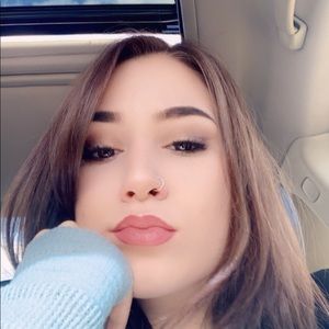 Meet your Posher, Hailey